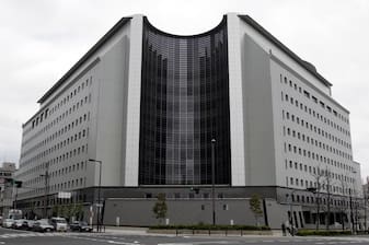 【大阪】通行人にタックル「誠意を見せろ」と因縁、3万円奪う　容疑でフィリピン国籍男ら3人逮捕